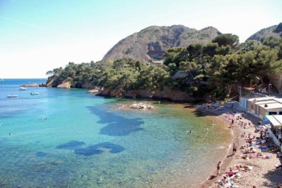 Chalet Ceyrenite