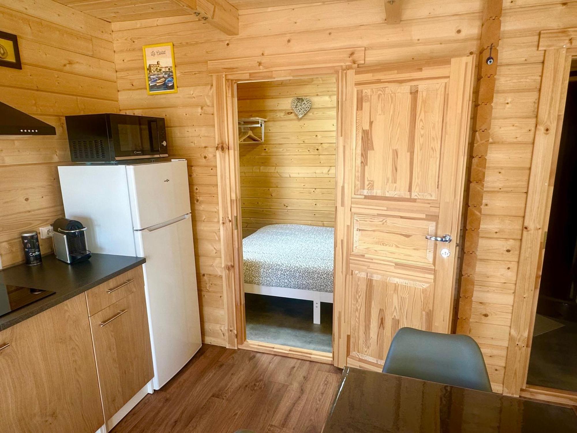 Ceyrenite Chalet *